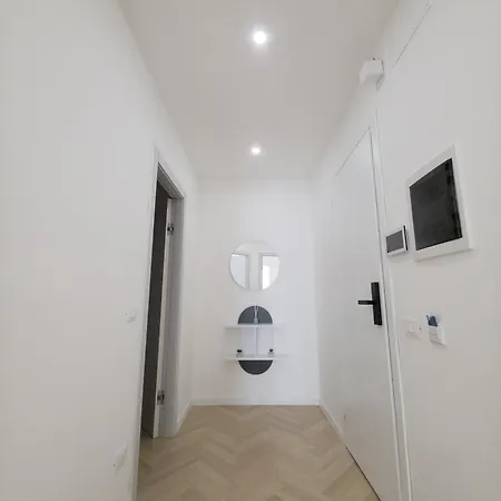Light Charme, Natural Light A Due Passi Dalla Piazza Duomo Apartment