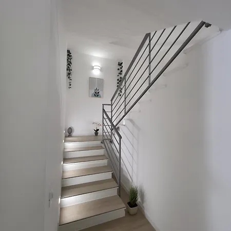 Apartment Light Charme, Natural Light A Due Passi Dalla Piazza Duomo Terrasini